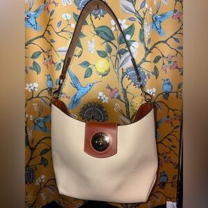 Dooney And Bourke Turnlock Bone Leather Sac 30 Purse
